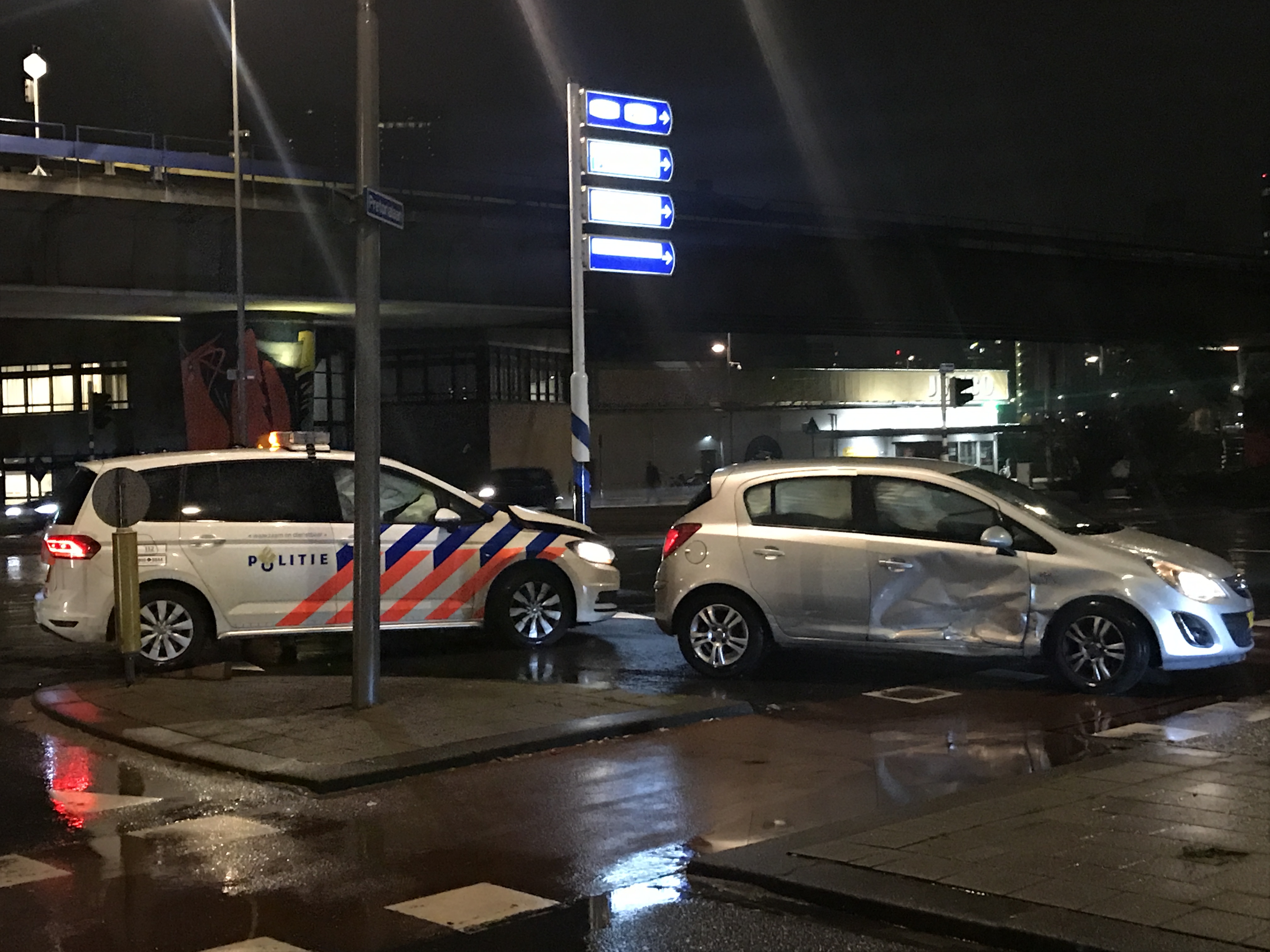 Aanrijding politievoertuig Pretorialaan Rotterdam.