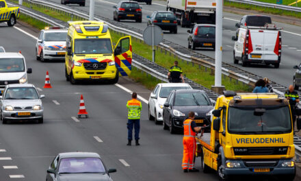 Kopstaart botsing tussen 3 auto’s A4-Schipluiden