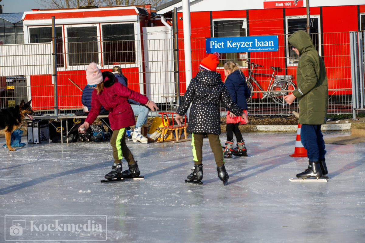 IJsvereniging “ Hard Gaat Ie” in De Lier open voor schaatsliefhebbers.