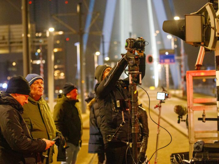 Erasmusbrug het decor voor de Netflix actiefilm “The Takeover”