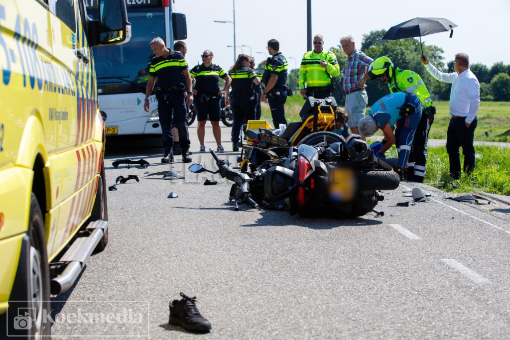 Motorrijder raakt gewond na aanrijding Gaagweg (N468) Schipluiden