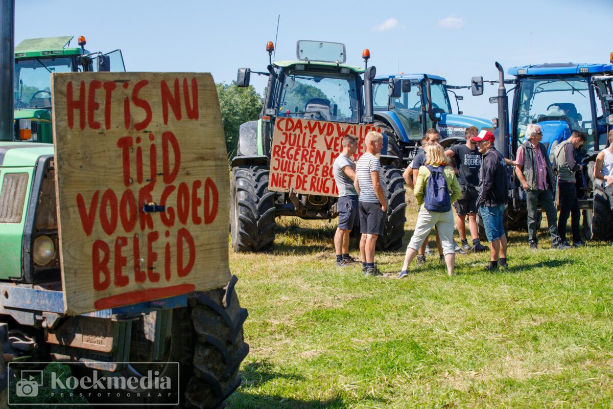 Boerenprotest uit Midden-Delfland onderweg naar Den Haag